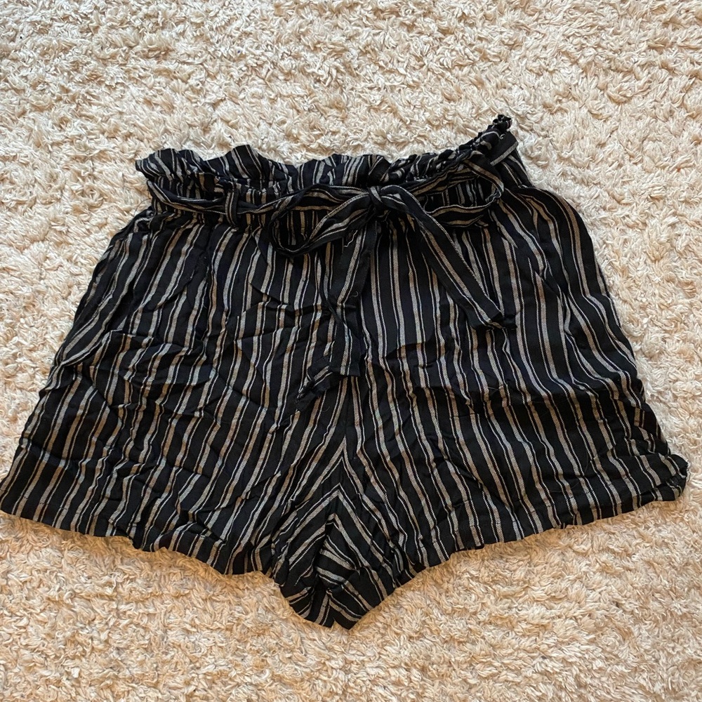 Hollister ultra high rise flowy shorts